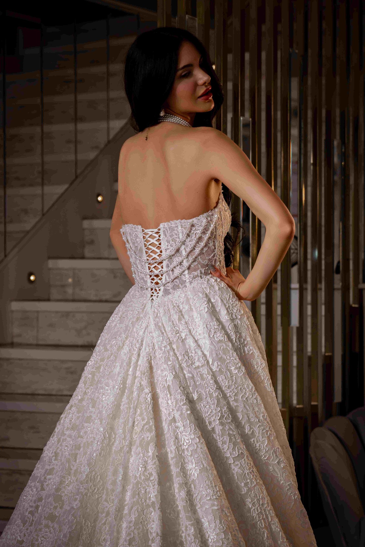 Brautkleid mit Corset-Schnürung — Rückansicht